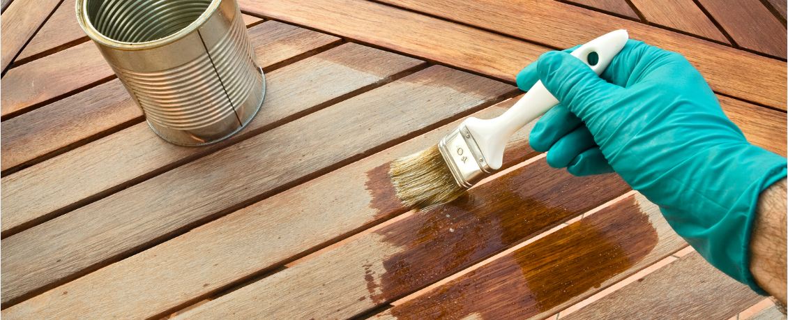 Как правильно защищать дерево от негативных факторов?